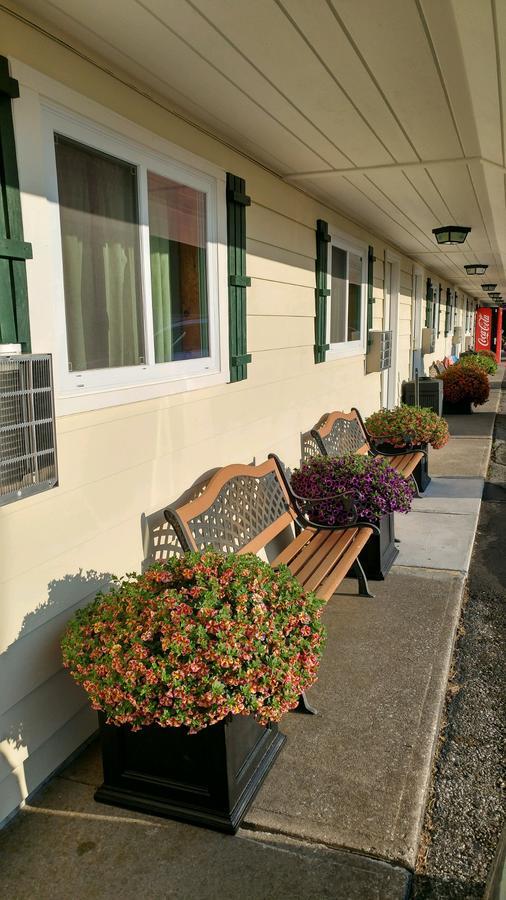 Sunset Motel At Armand'S Gardens เซนต์อิกเนซ ภายนอก รูปภาพ